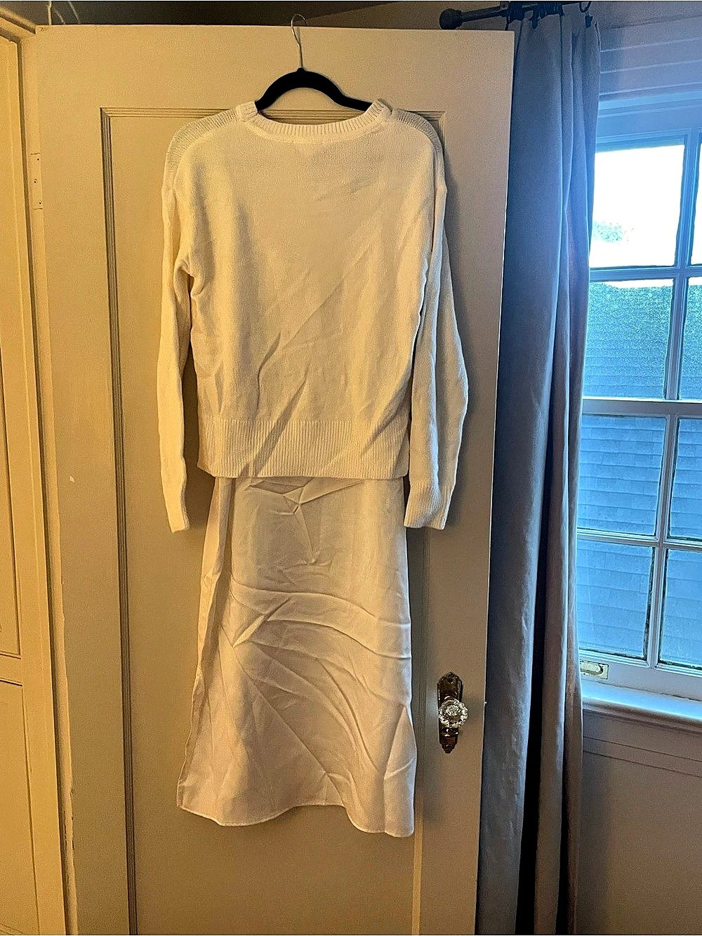 Time and Tru Two-Piece Sweater Skirt Set in Cream Size Small Like New